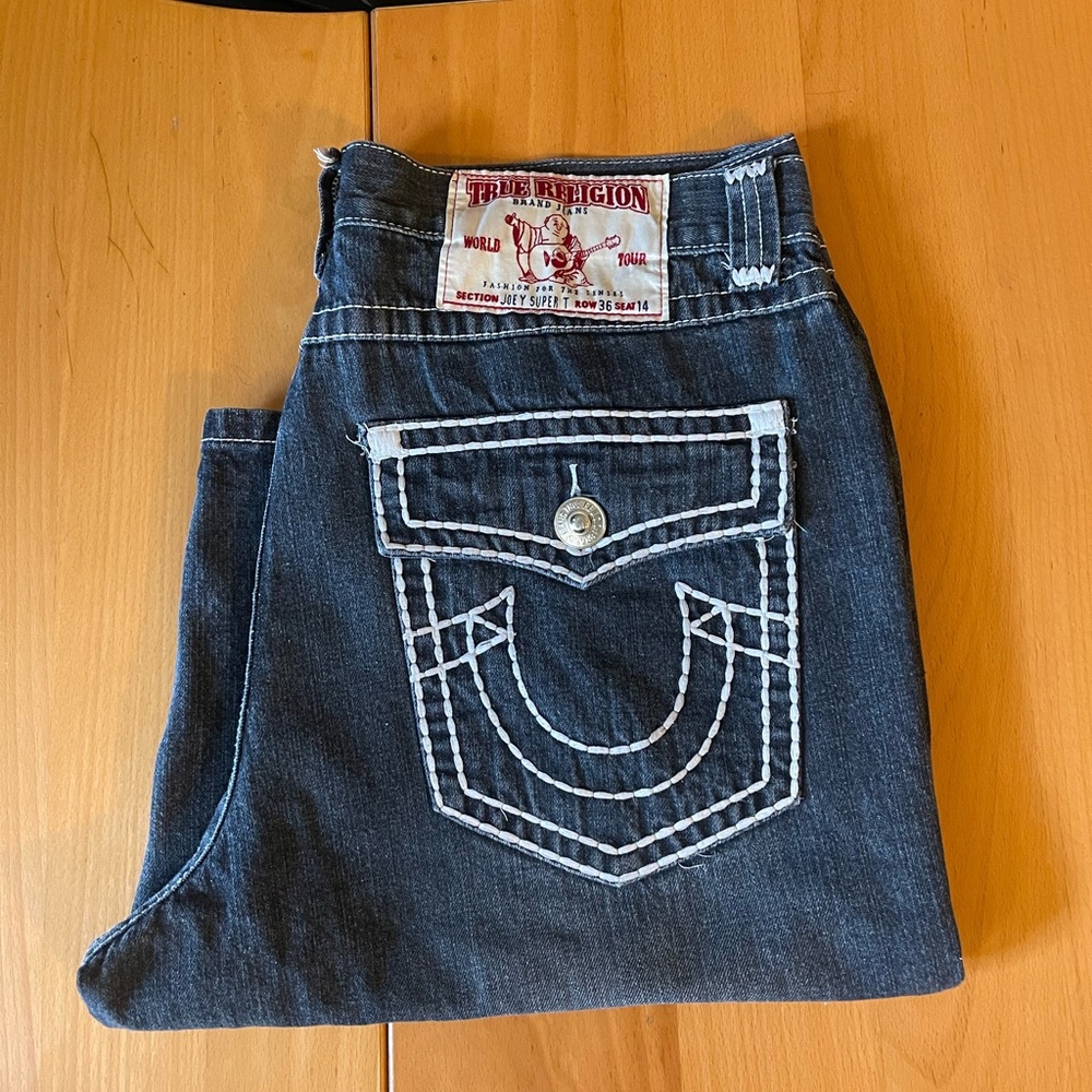 True Religion Blue Jeans with White Stitching.EUC.